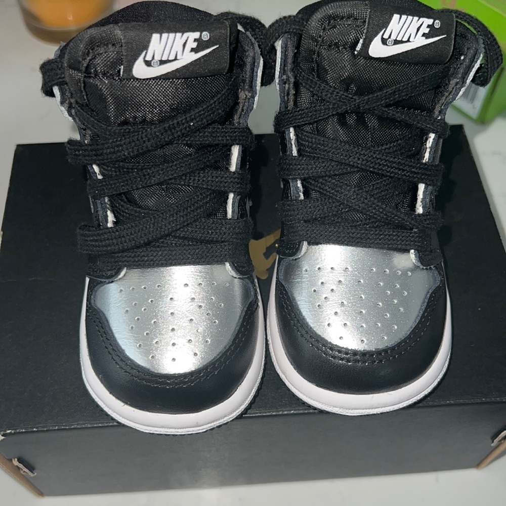 Jordan 1 high og Toddler size 4c